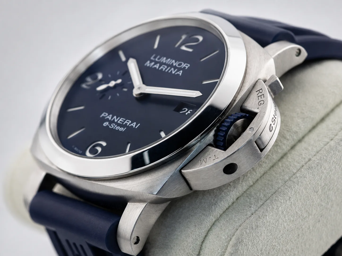 Panerai Marina Luminor detail 2
