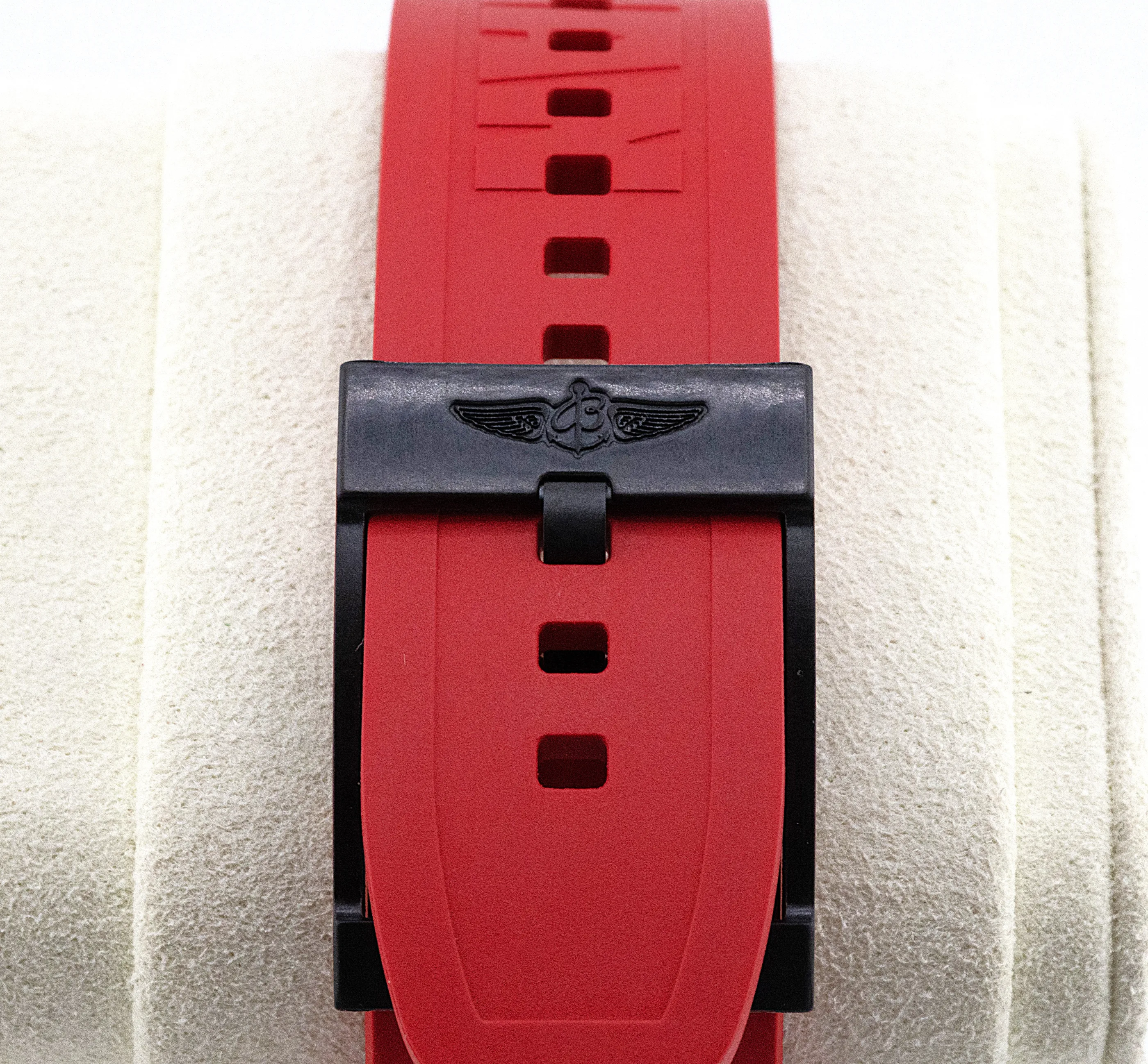 Breitling Endurance Pro Ironman detail 2