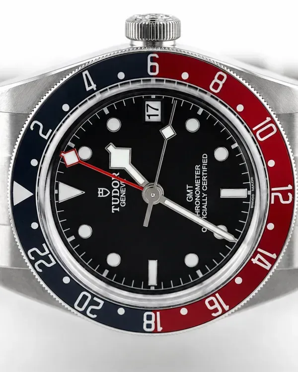 Tudor Black Bay GMT "Pepsi" 41MM detail 4