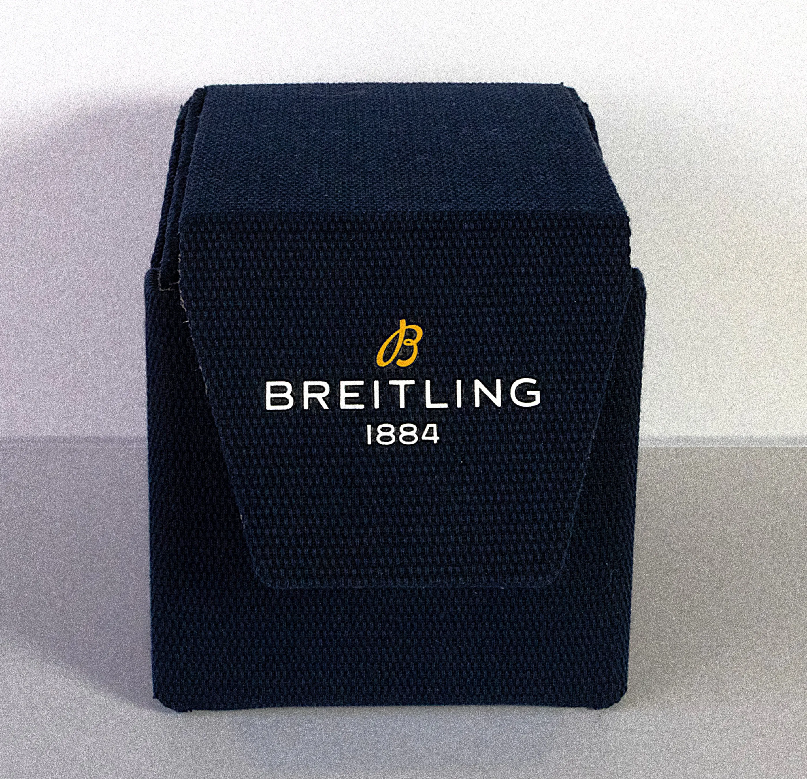 Breitling Avenger II GMT detail 9