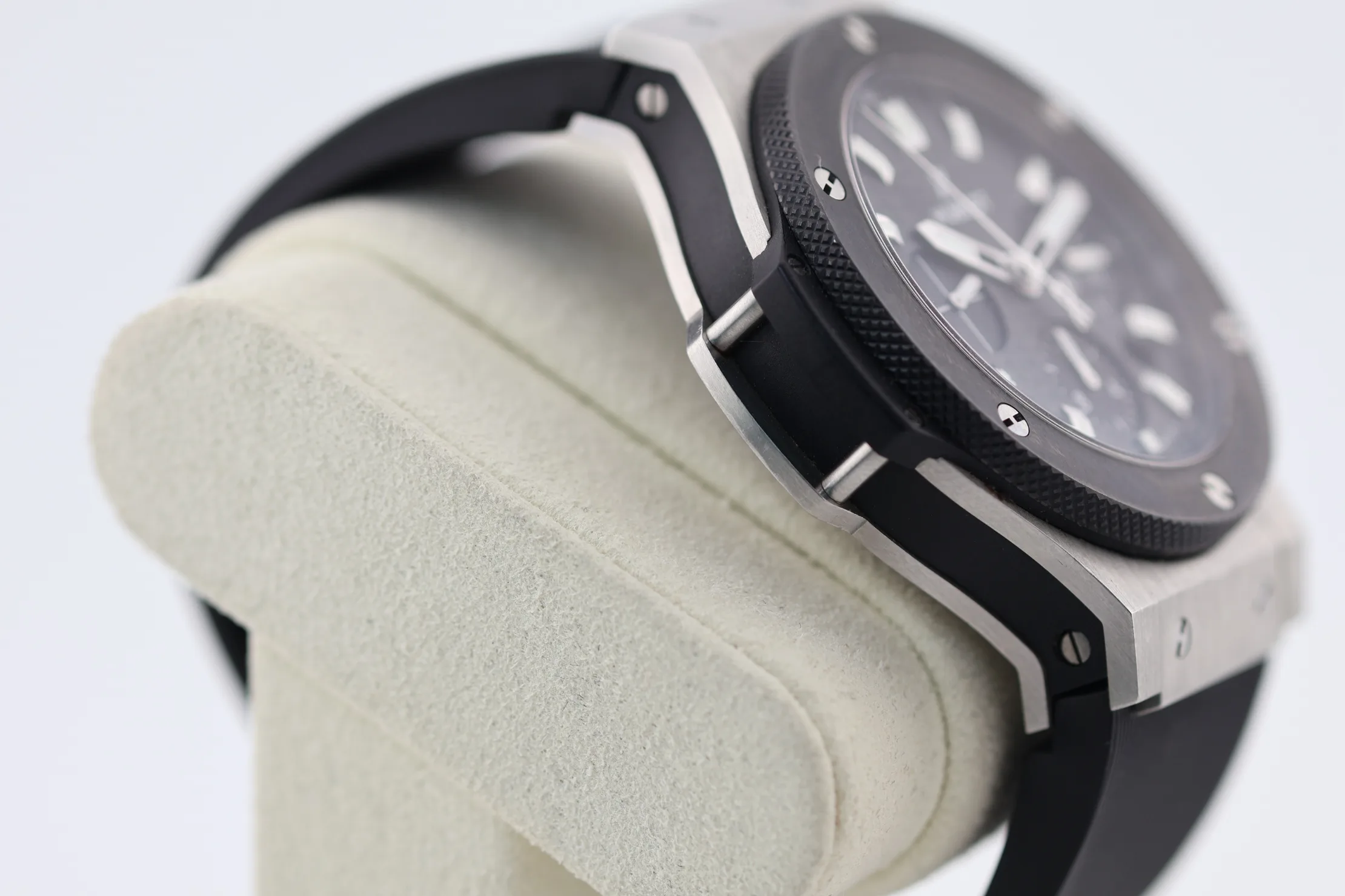 Hublot Big Bang Carbon Fiber detail 5