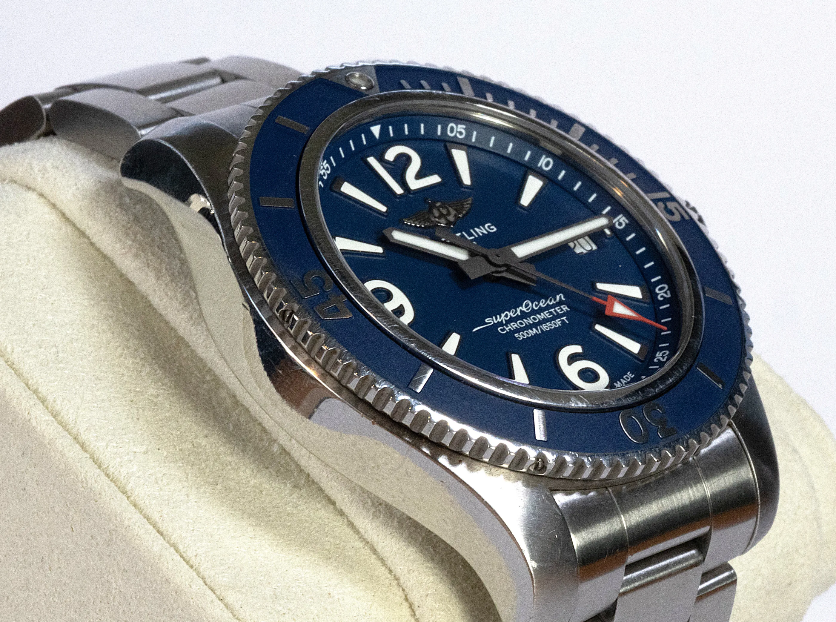 Breitling Superocean detail 4
