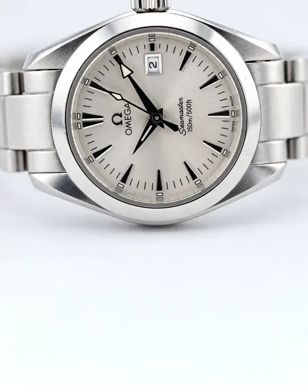 Omega Seamaster Aqua Terra Quartz Silver Dial detail 1