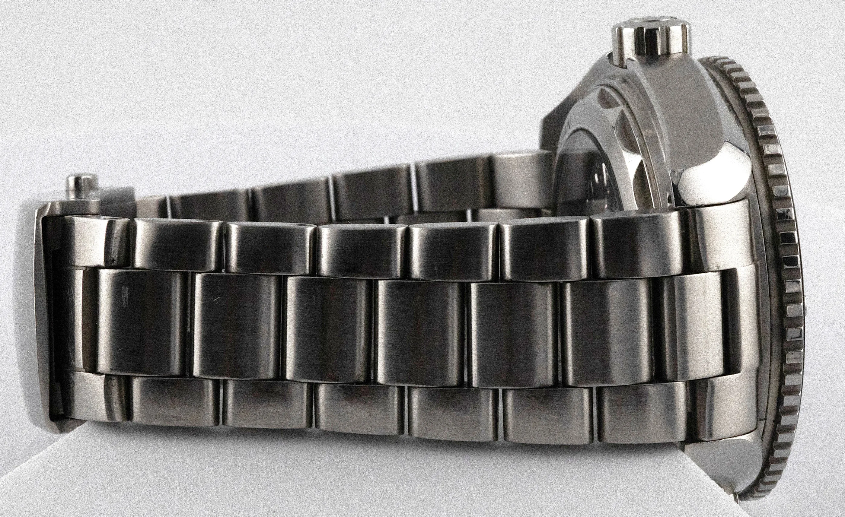 Omega Seamaster Planet Ocean 600M GMT detail 4