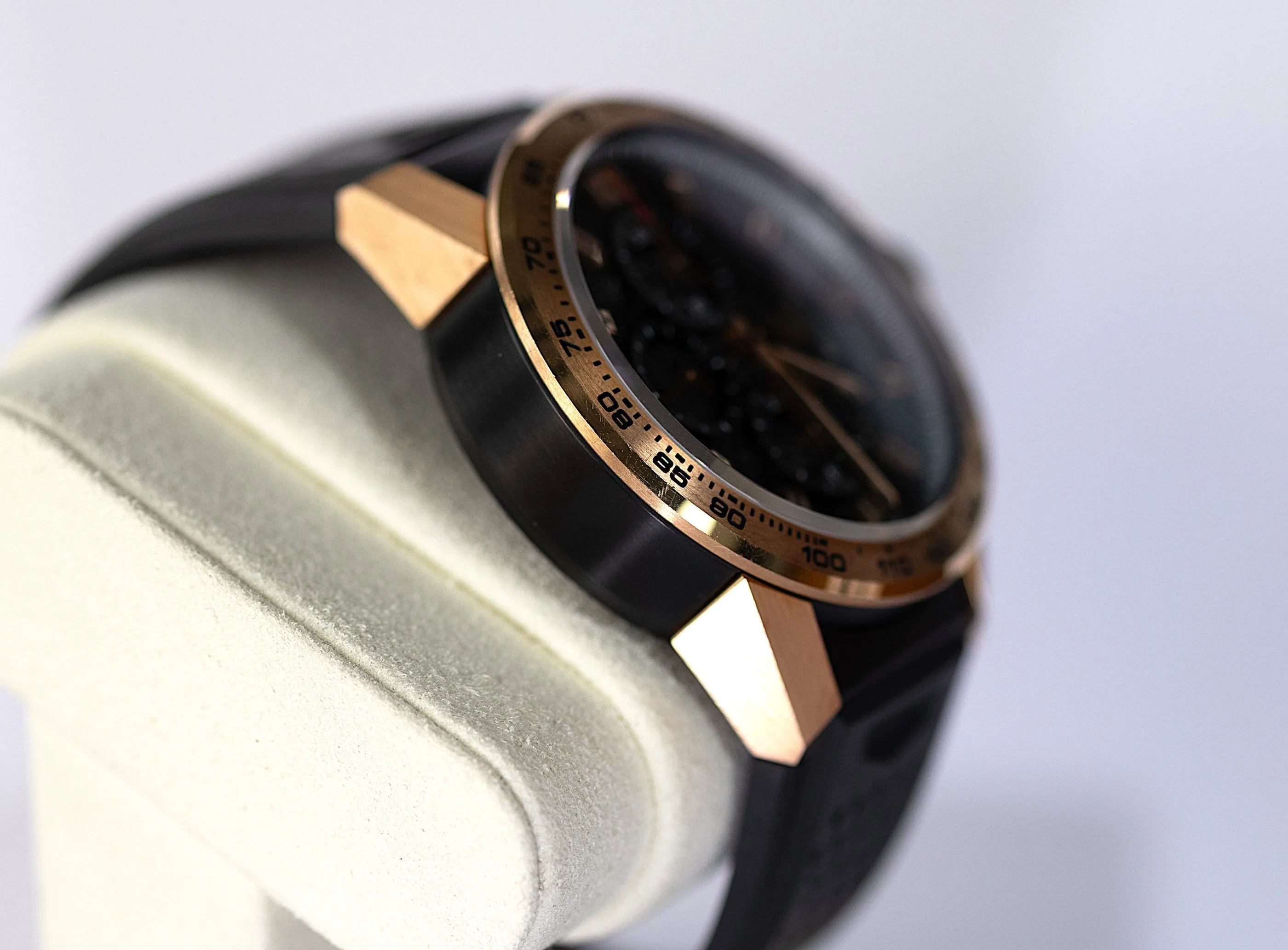 Tag Heuer Carrera Calibre Heuer 01 Chrono 18kt Rose Gold detail 4