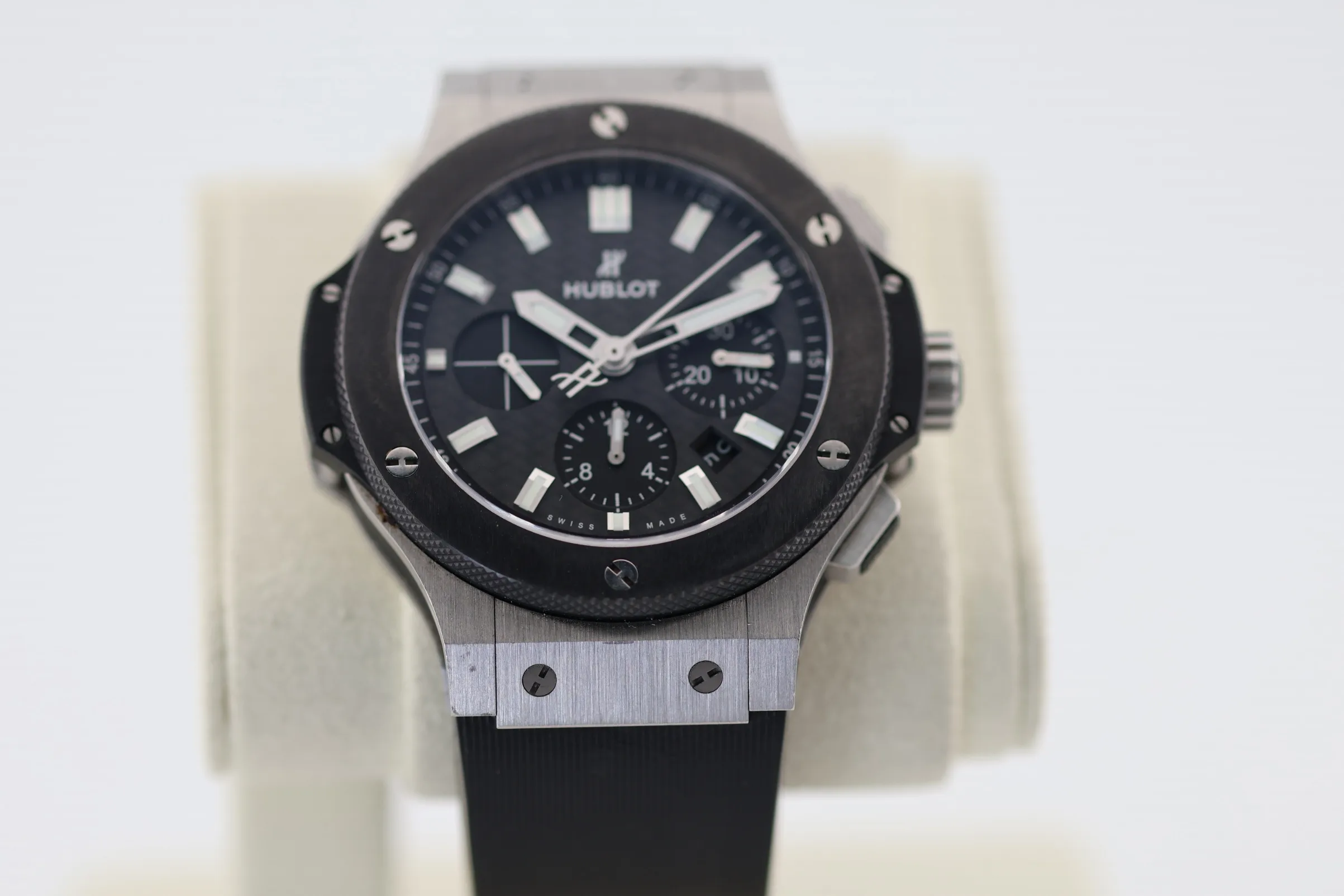 Hublot Big Bang Carbon Fiber detail 7