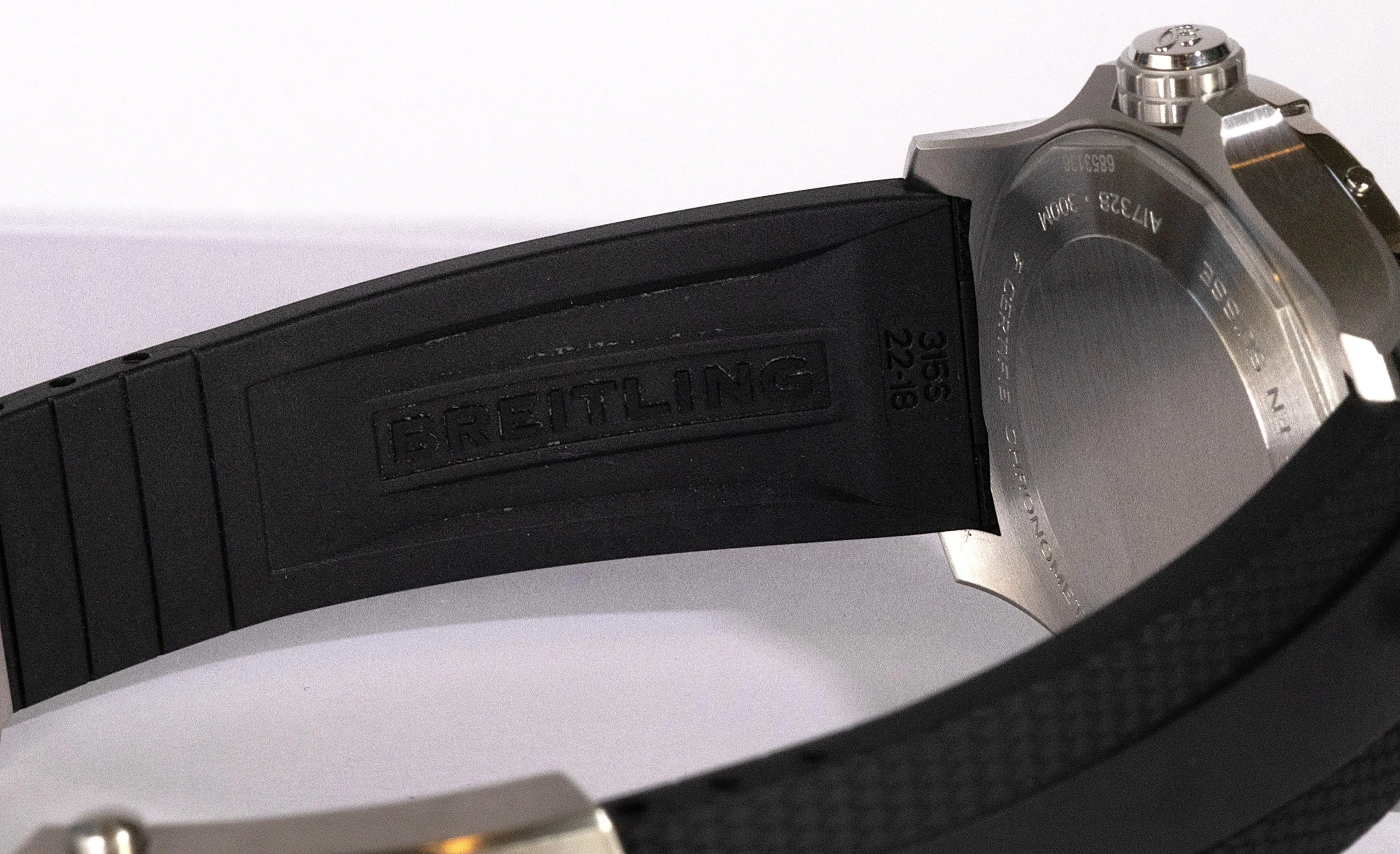 Breitling Avenger detail 9