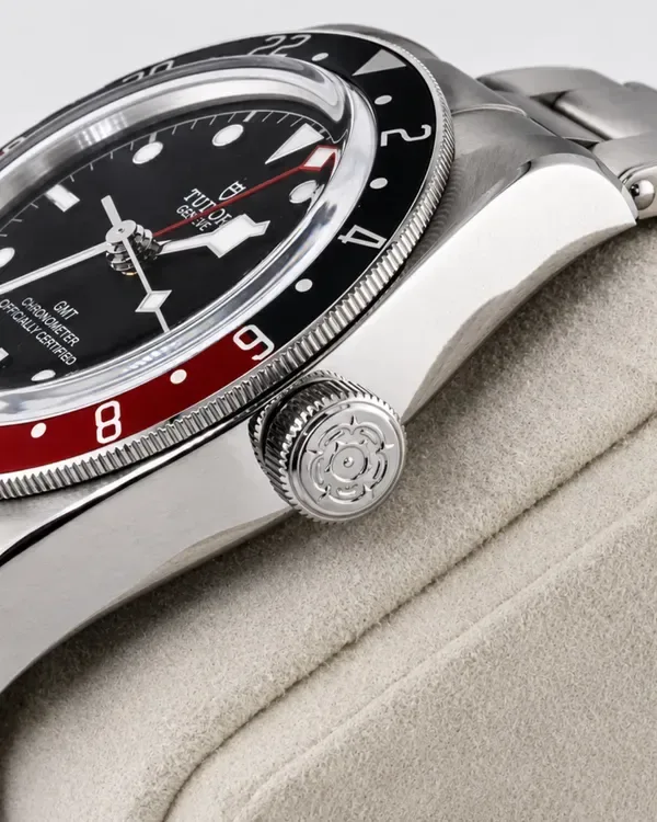 Tudor Black Bay GMT "Pepsi" 41MM detail 5
