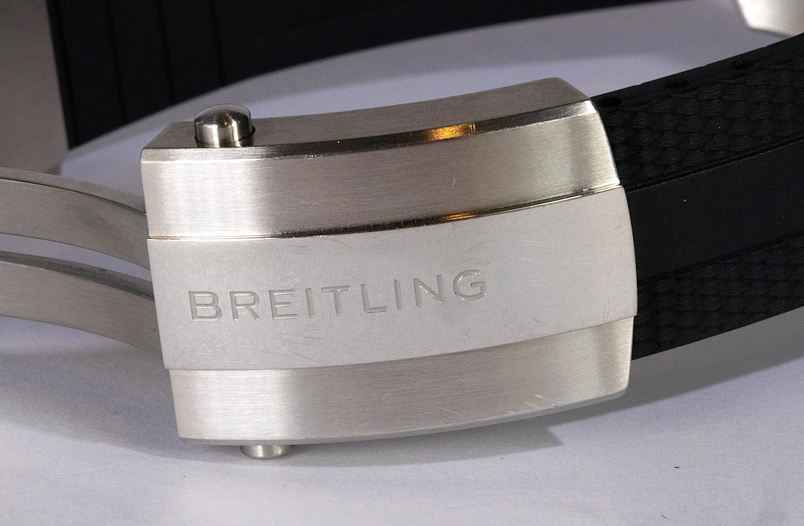 Breitling Avenger detail 7
