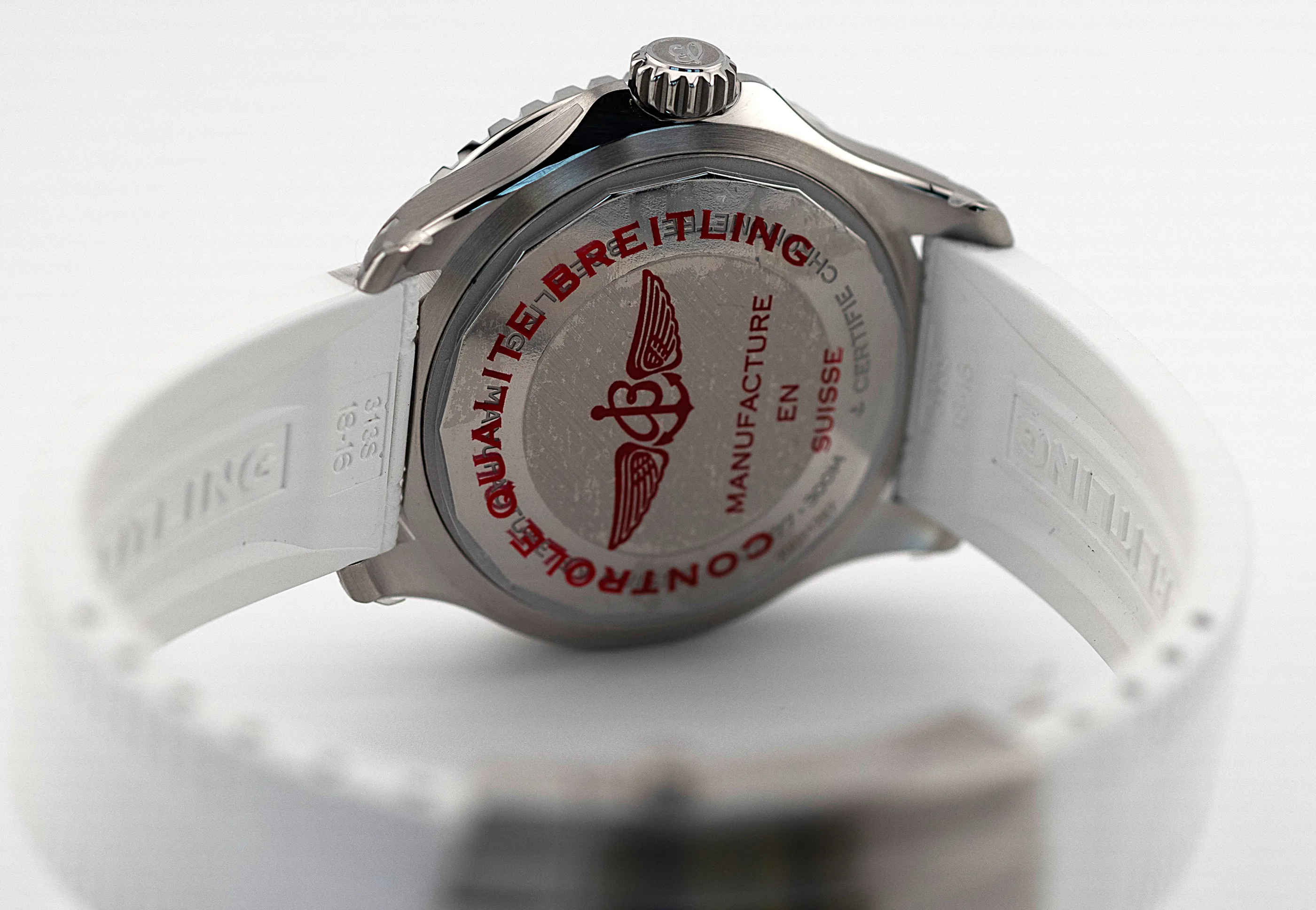 Breitling Superocean 36 detail 5