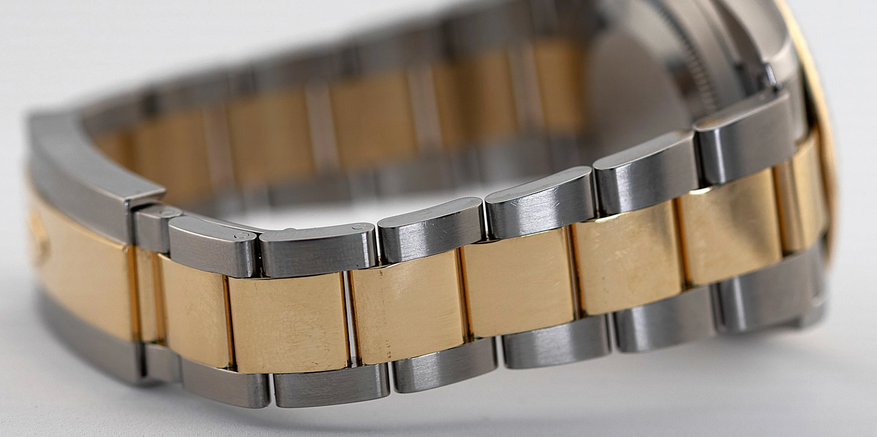 Rolex Datejust 41 Gold detail 6