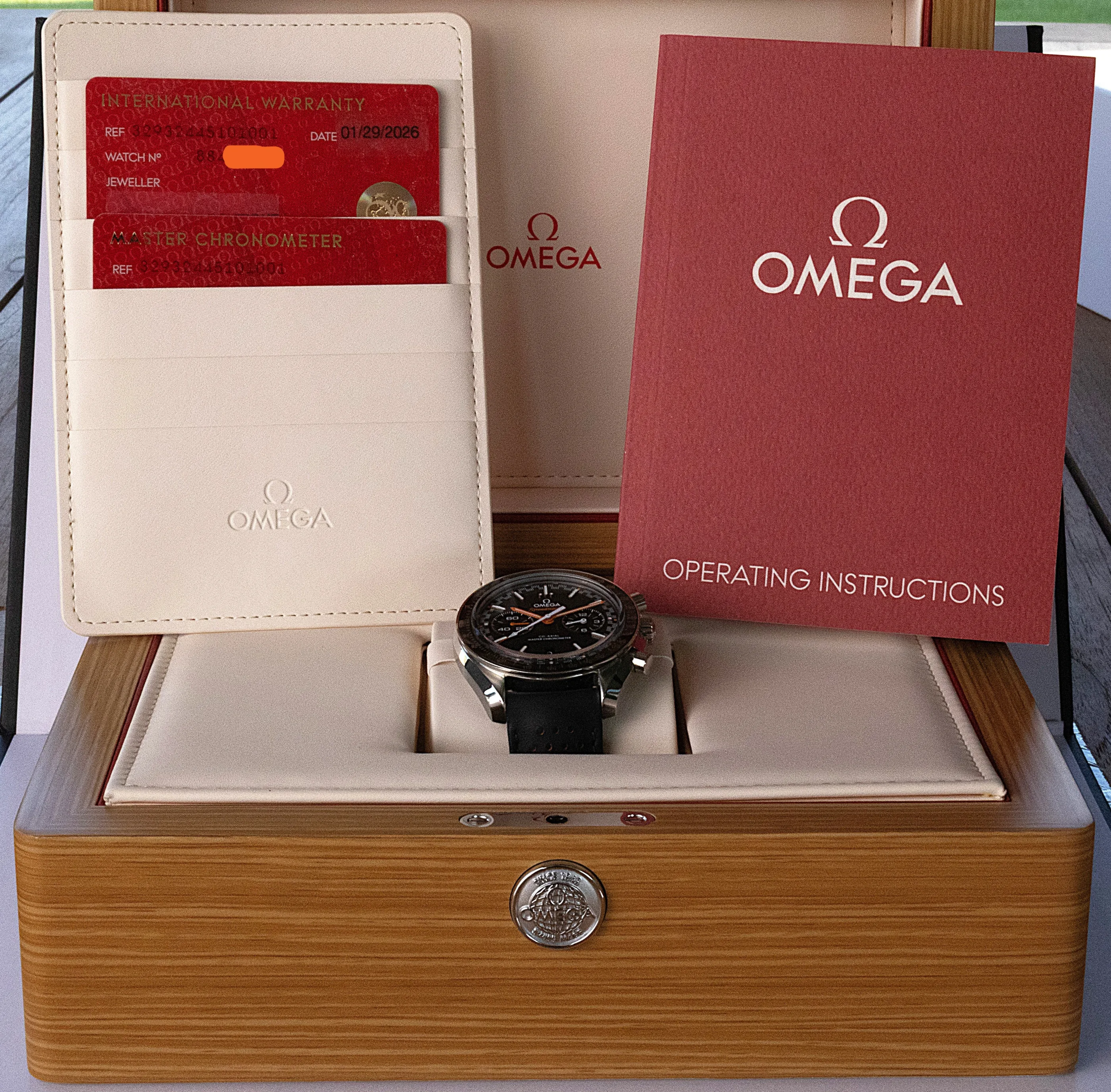 Omega Speedmaster Racing detail 4