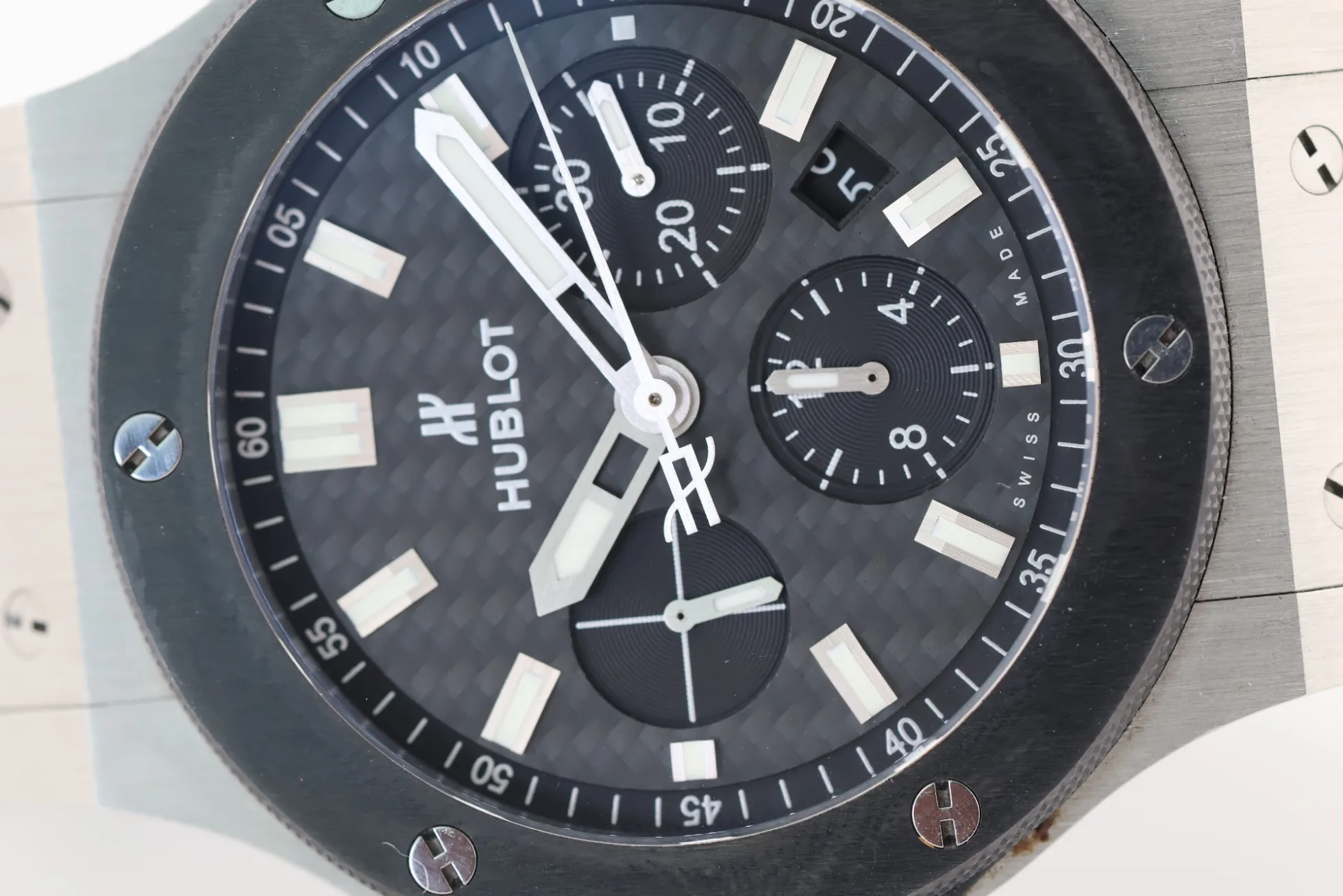 Hublot Big Bang Carbon Fiber detail 11