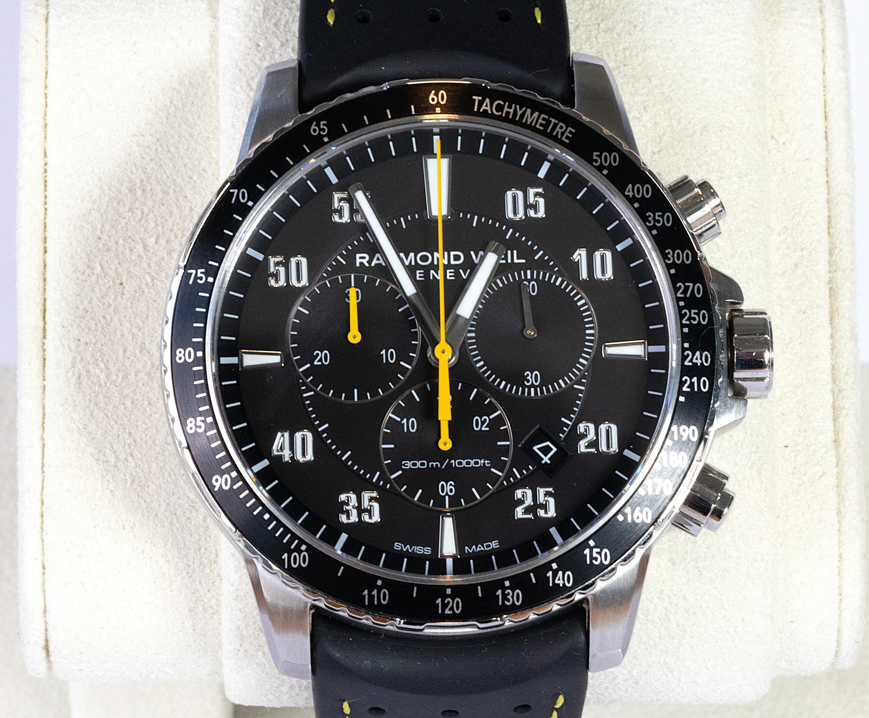 Raymond Weil Tango 300 Chronograph detail 4