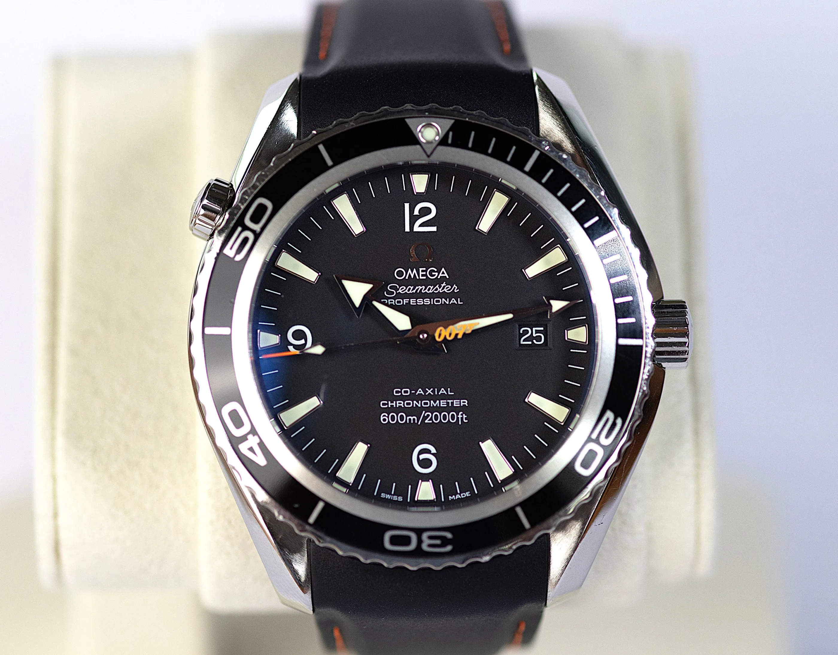 Omega Seamaster Professional CASINO ROYALE 007 detail 1