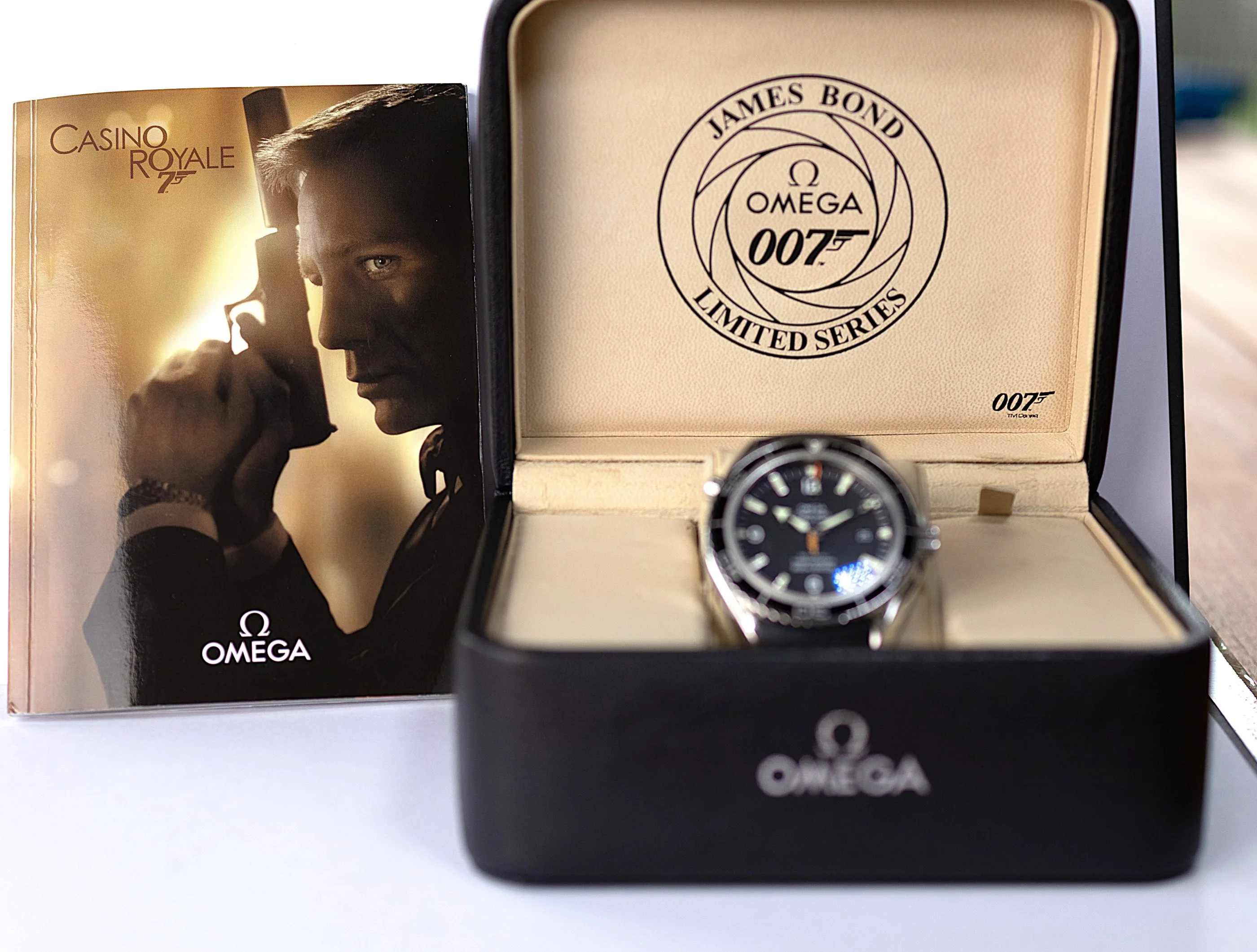 Omega Seamaster Professional CASINO ROYALE 007 detail 4