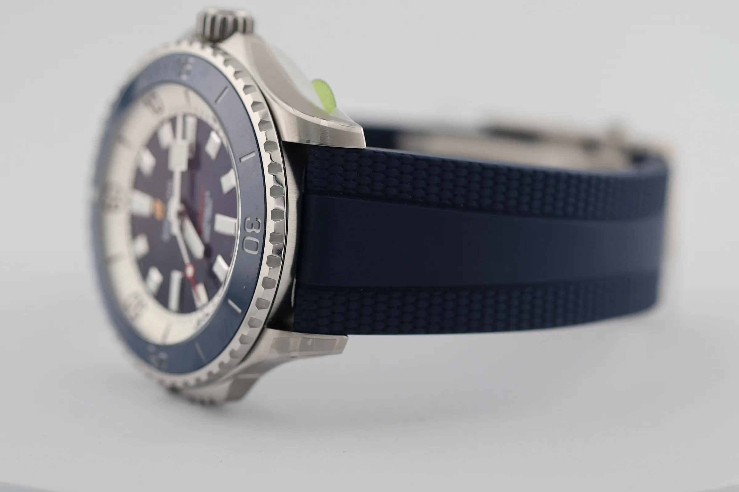 Breitling Superocean detail 3