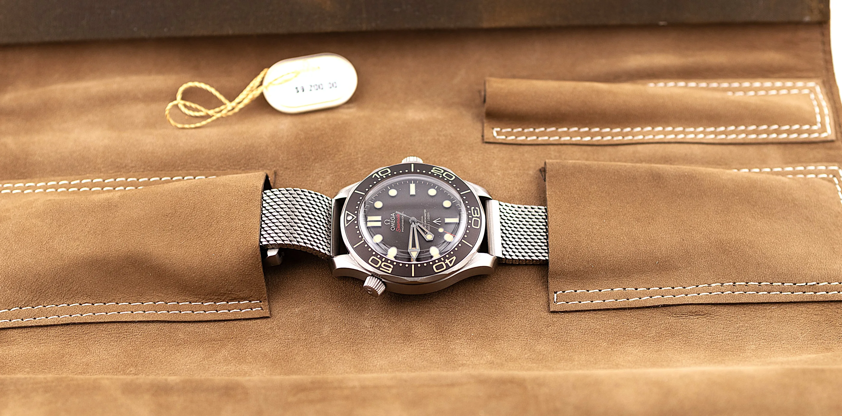 Omega Omega Seamaster Diver 300M Chronometer 42mm "007 Edition" detail 10