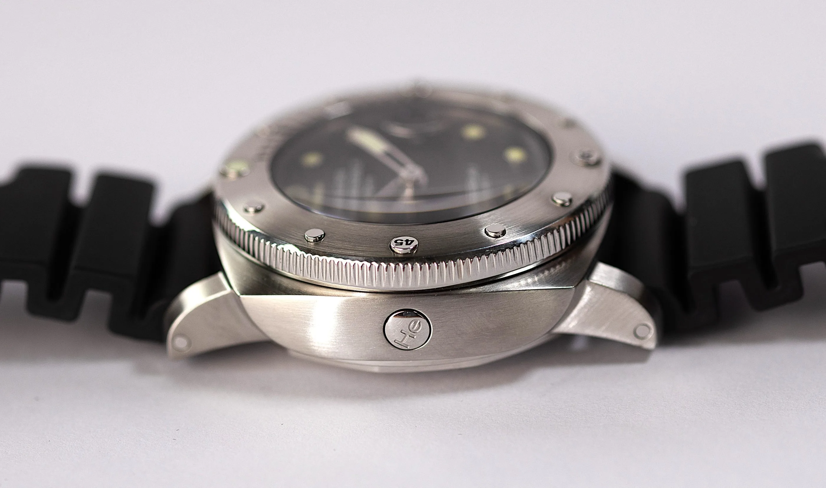 Panerai Luminor Submersible detail 5