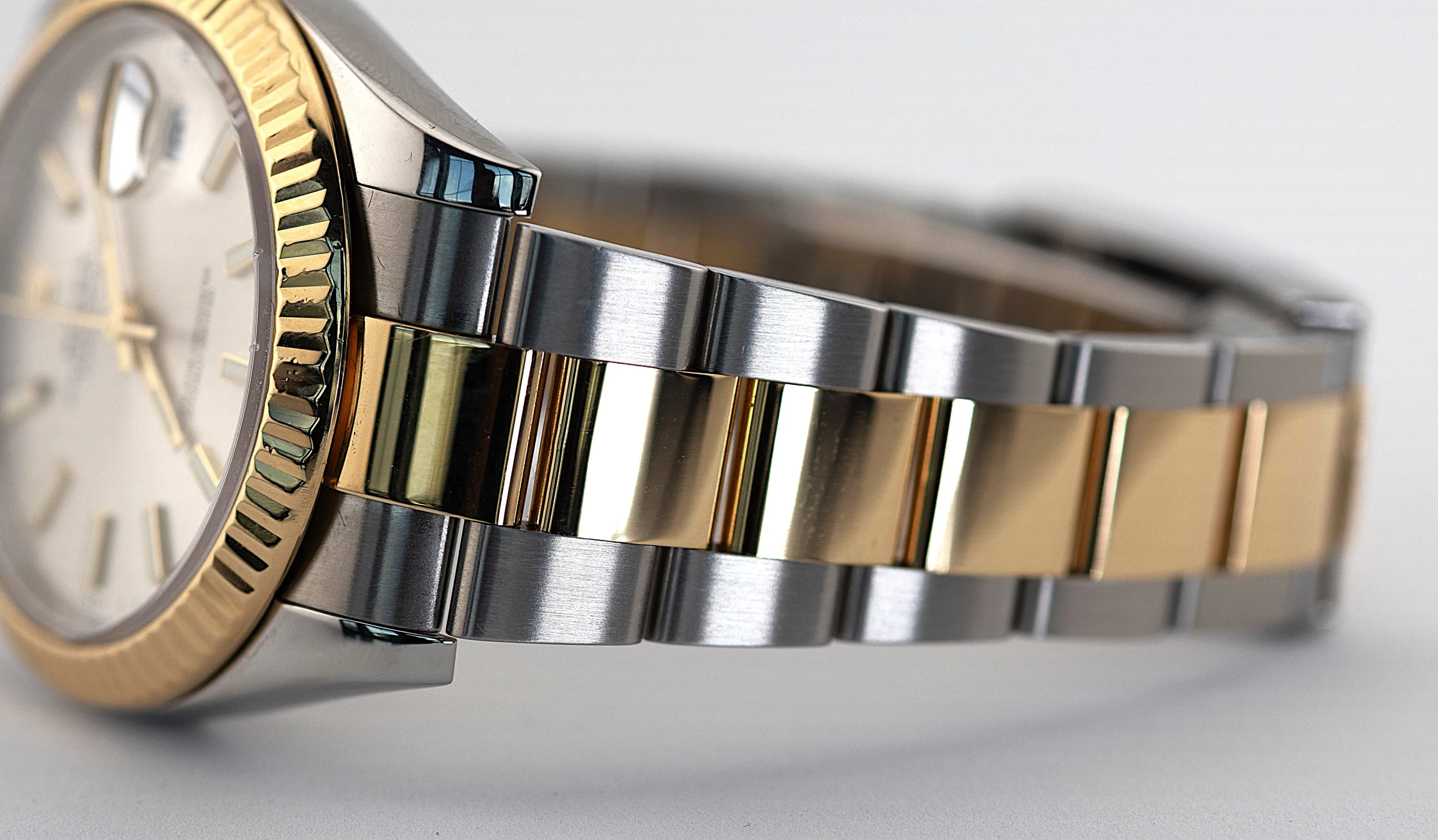 Rolex Datejust 41 Gold detail 8