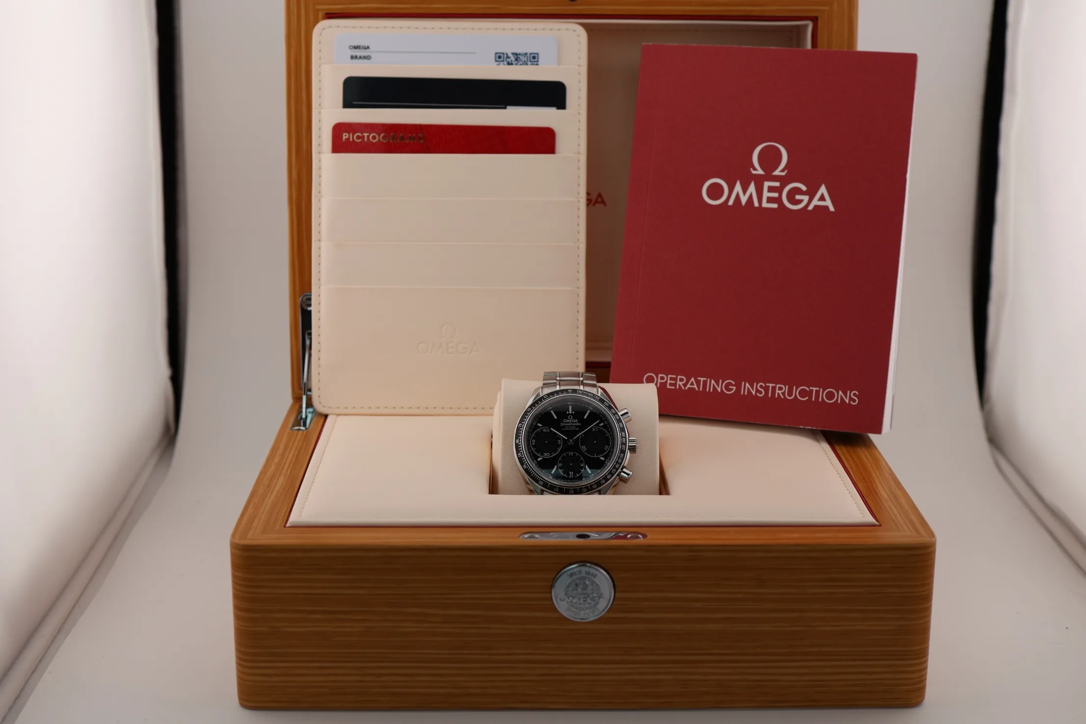 Omega Speedmaster Racing detail 8