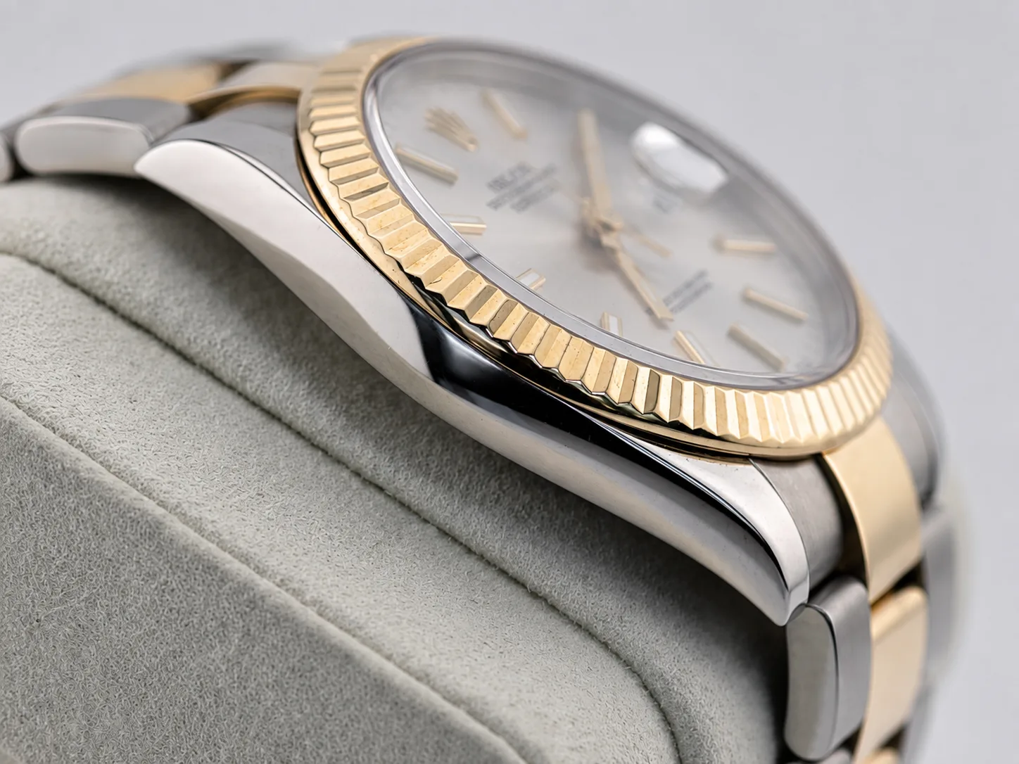 Rolex Datejust 41 Gold detail 4