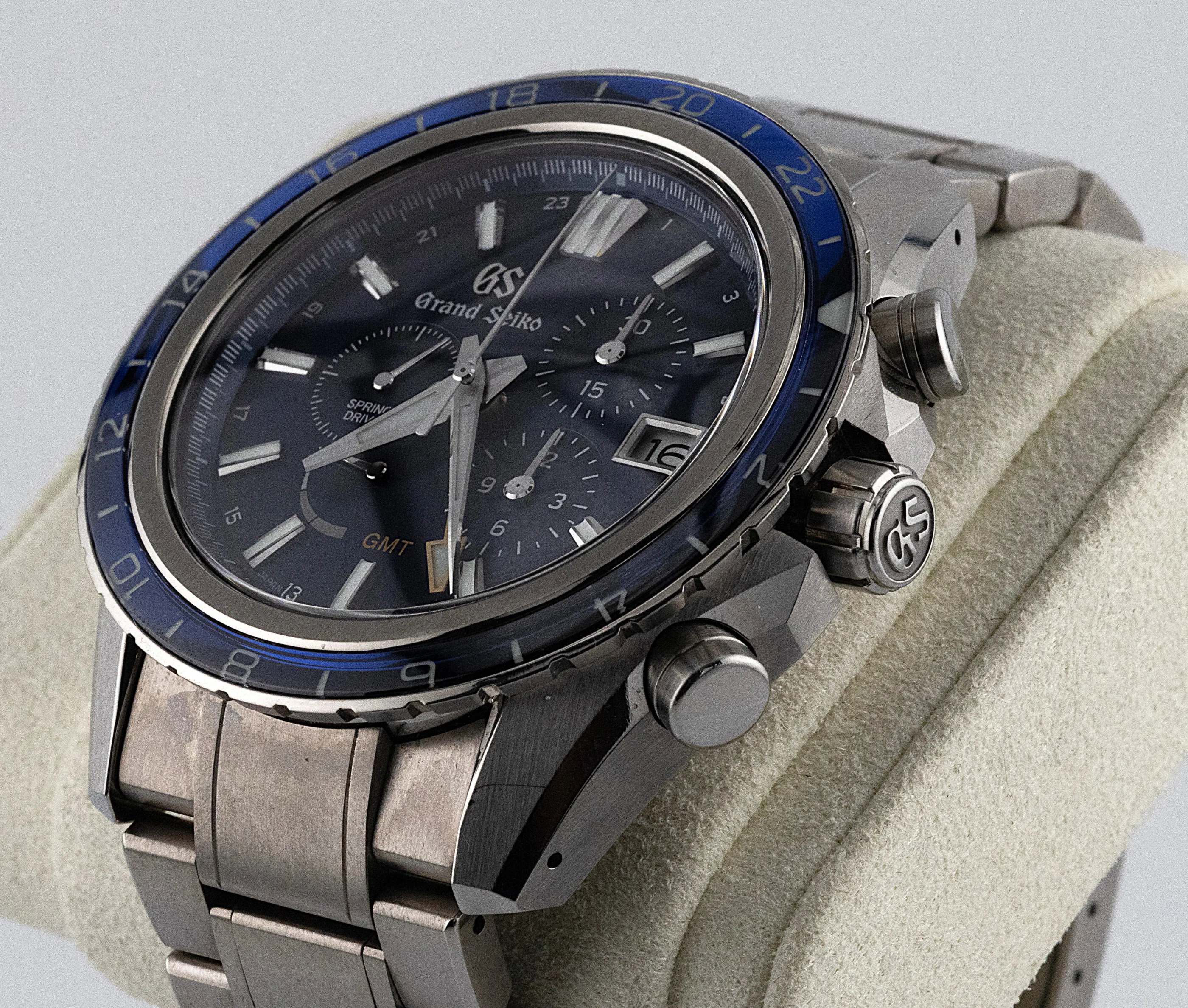 Grand Seiko Evolution 9 Spring Drive Chronograph GMT detail 4