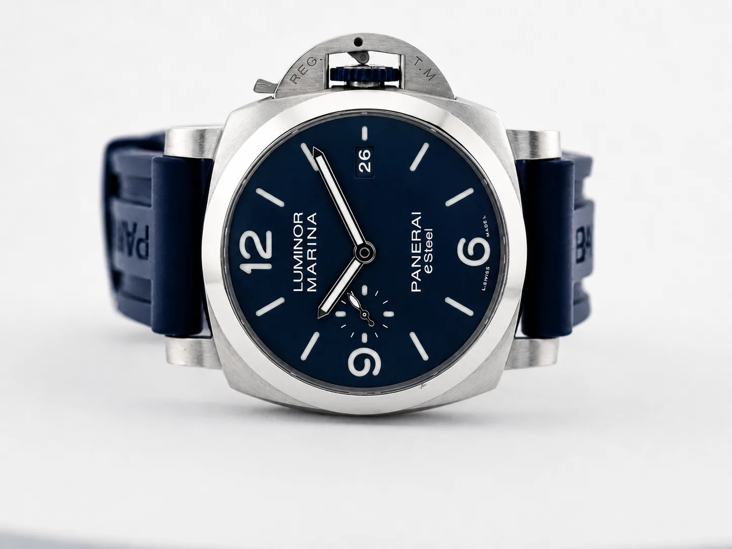 Panerai Marina Luminor detail 1