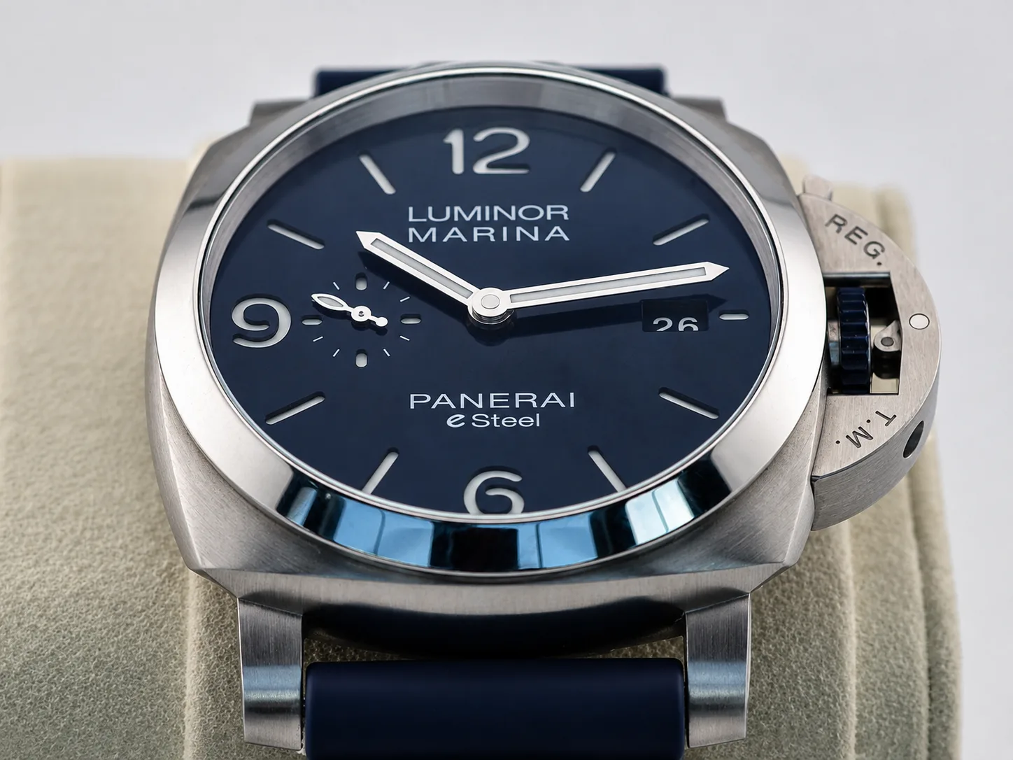 Panerai Marina Luminor detail 5