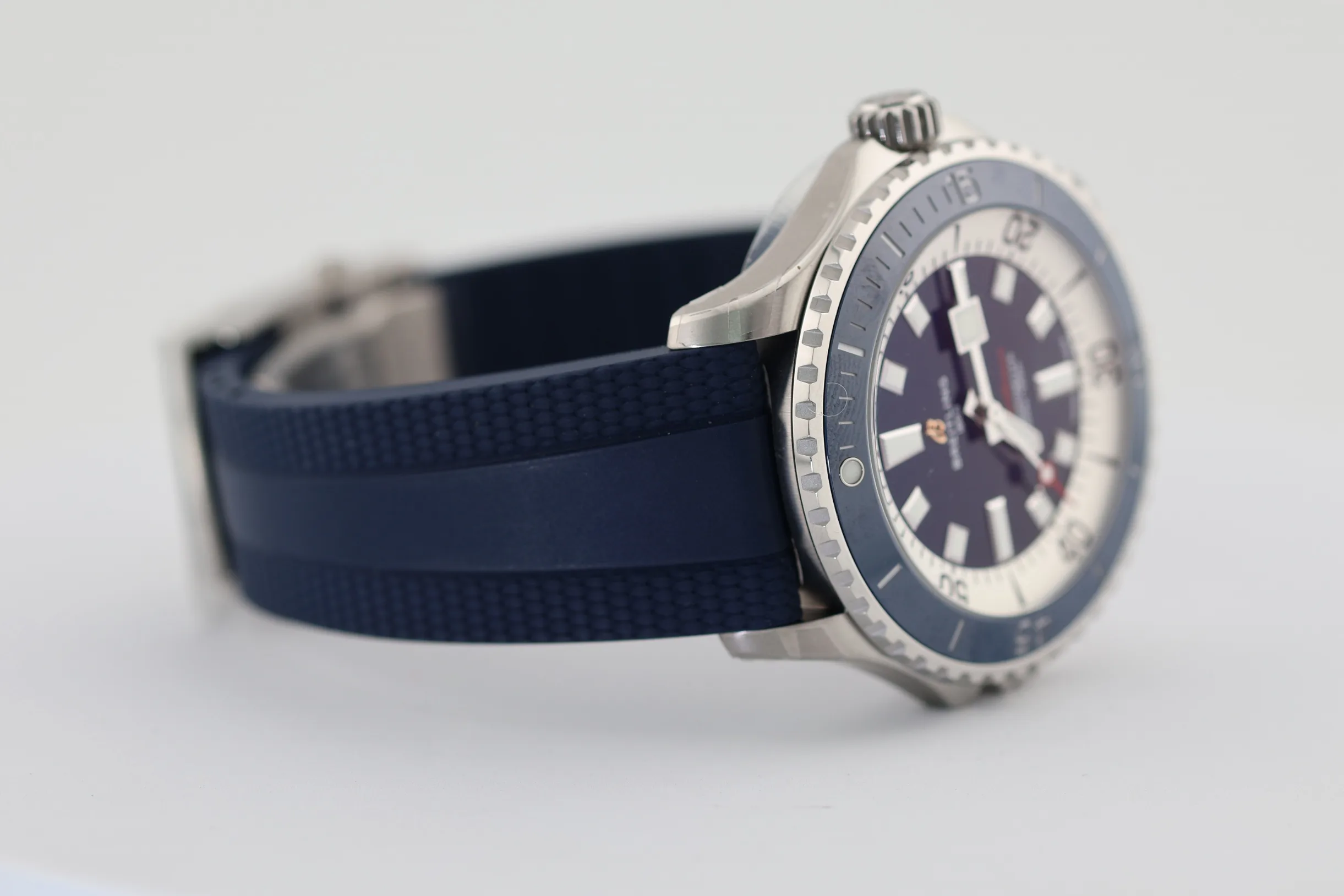 Breitling Superocean detail 6