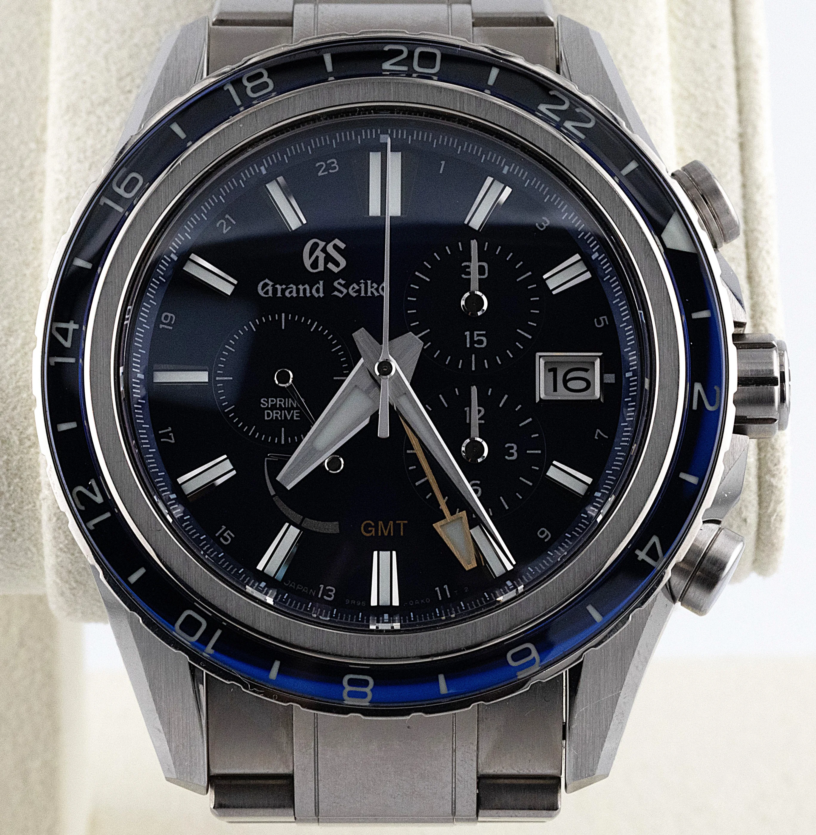 Grand Seiko Evolution 9 Spring Drive Chronograph GMT detail 1