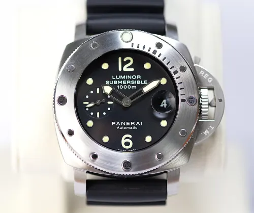 Panerai Luminor Submersible