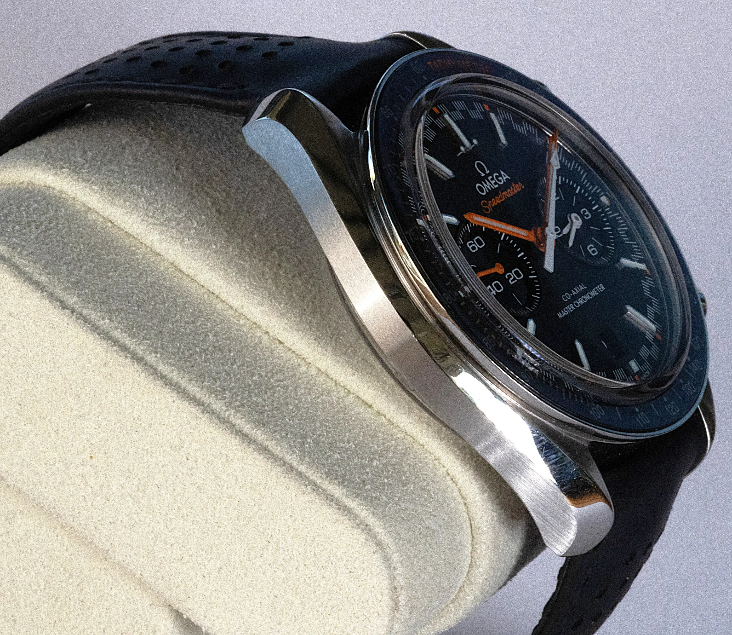 Omega Speedmaster Racing detail 5