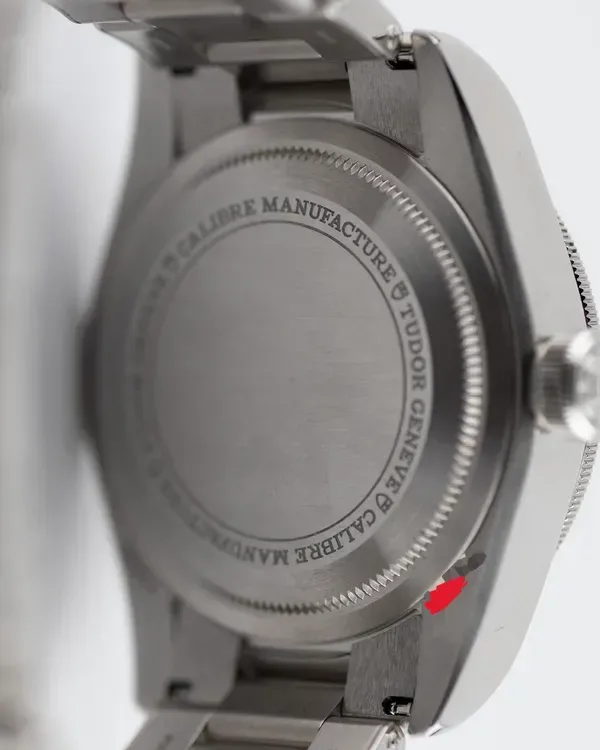 Tudor Black Bay GMT "Pepsi" 41MM detail 12