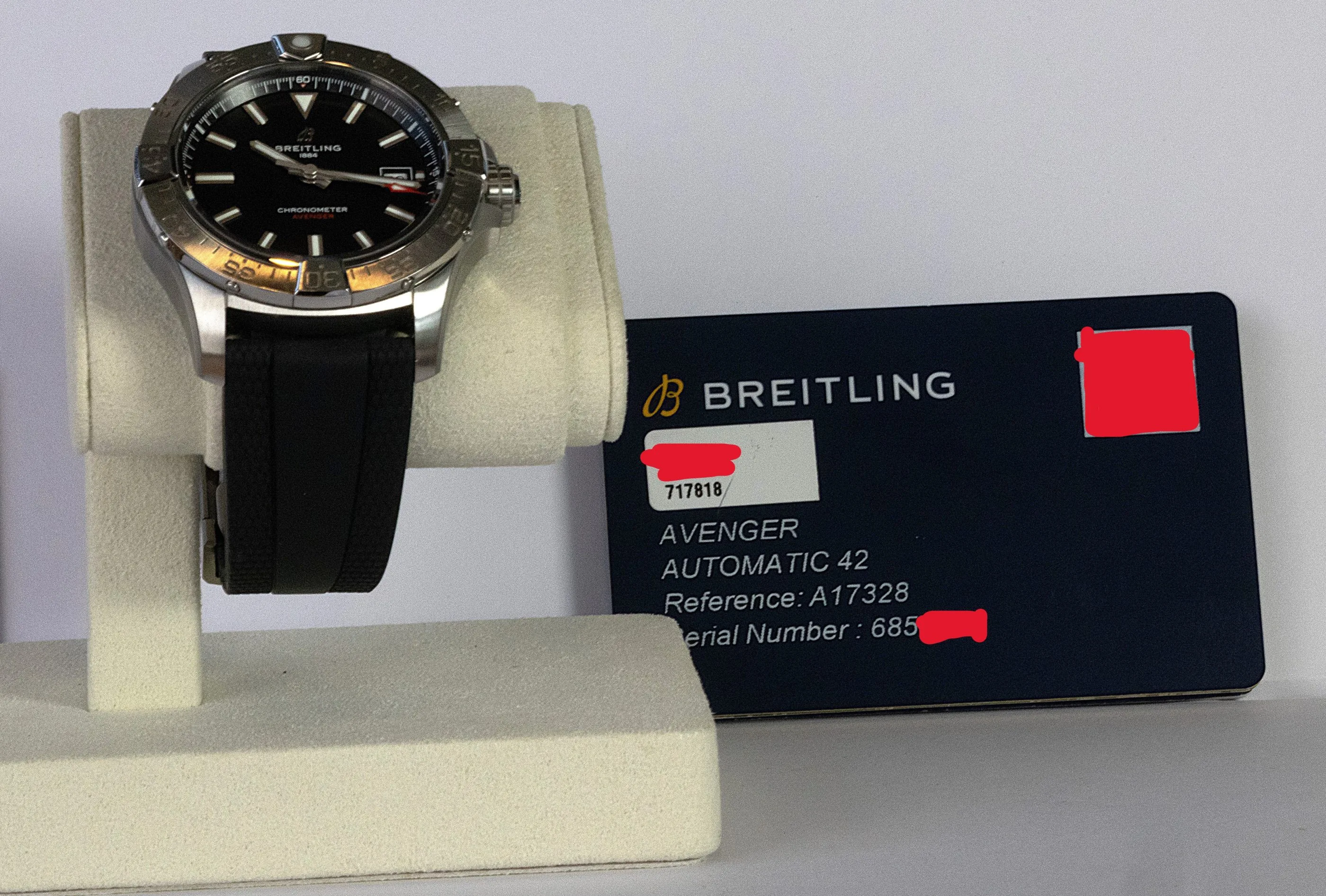 Breitling Avenger detail 2