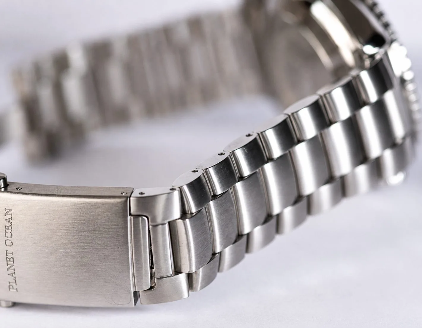 Omega Seamaster Planet Ocean detail 9